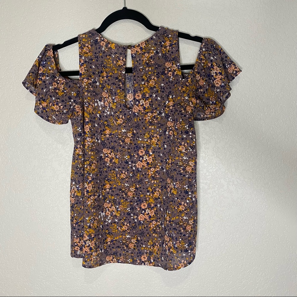 Target Blouse - Picture 2 of 3